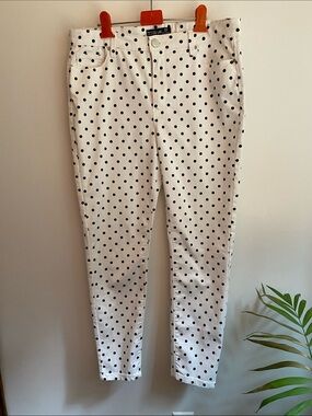 Design Lab White Skinny Jeans with Black Polka Dots. Size 31